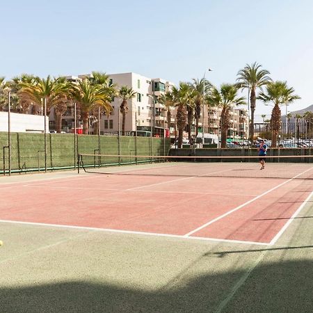 Homeforguest Modern And Recently Renovated Apartment In Arona Arona  Exterior foto