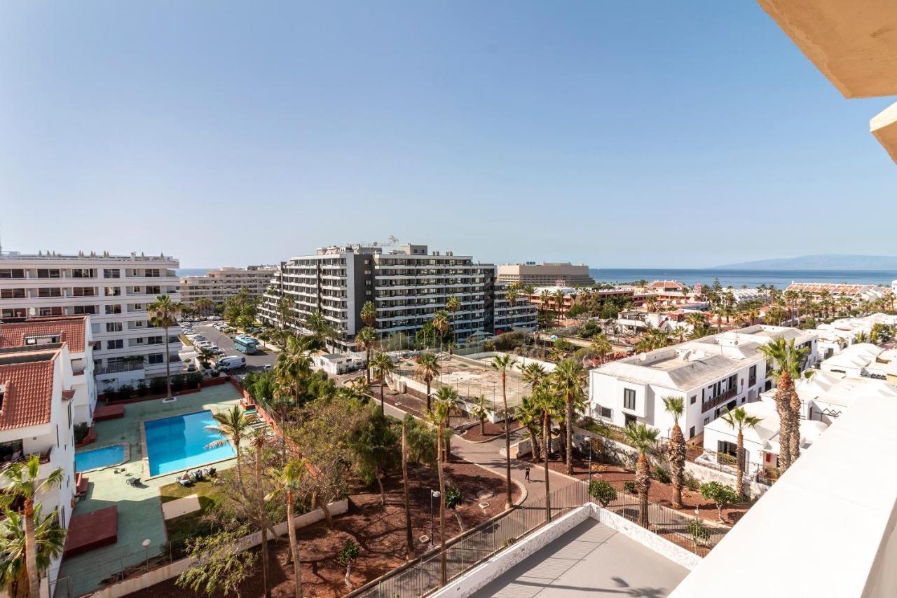 Homeforguest Modern And Recently Renovated Apartment In Arona Arona  Exterior foto