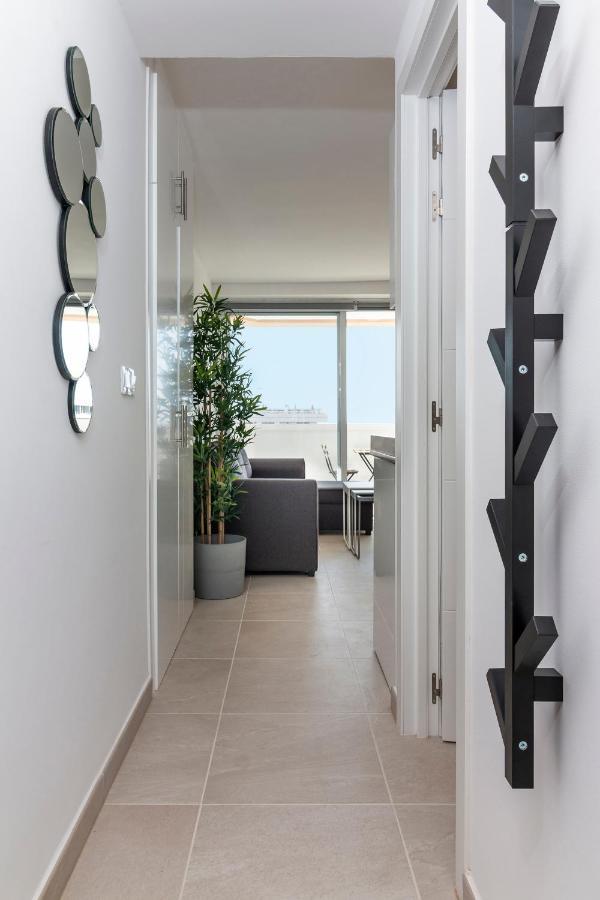 Homeforguest Modern And Recently Renovated Apartment In Arona Arona  Exterior foto